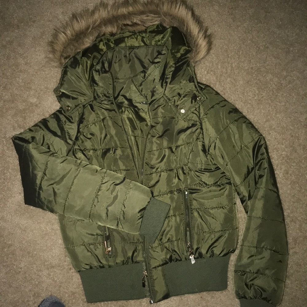 Bomber jacket. Olive green.
